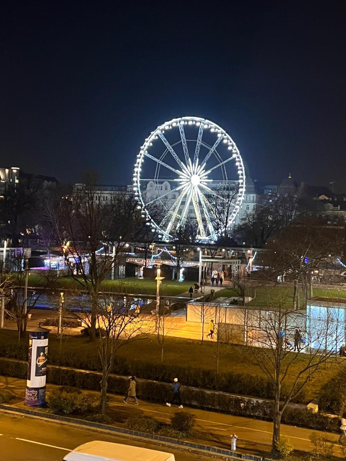 Big Wheel Panoramica Apartment Budapest Exterior foto